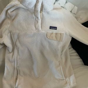 Patagonia pull over sweater